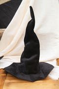 Black Flannelette Twist Witch Hat, Twisted Halloween Witch Hat for Adult and Children, Witch Costume, Cosplay Wizard Hat, Pointy Costume Hat