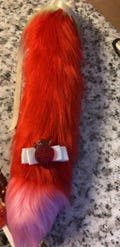 STRAWBERRY TAIL ribbon tie around